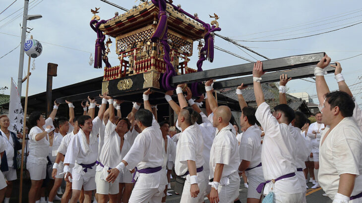 四ヶ村香取神社例大祭|行徳揉みと宮神輿受け渡し攻防が見どころの秋祭り
